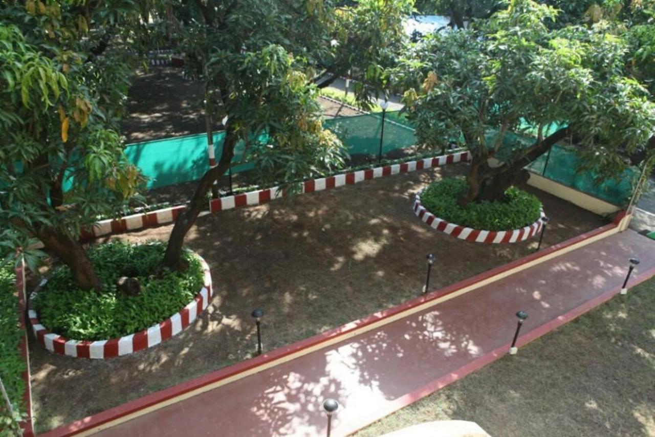 Madhuvan Farm Cottage อลีบาก ภายนอก รูปภาพ